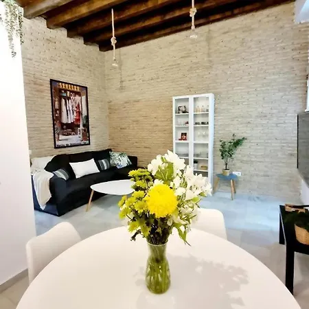 Hostfy Mercado De Triana * إشبيلية
