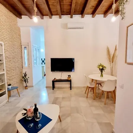 Hostfy Mercado De Triana * إشبيلية